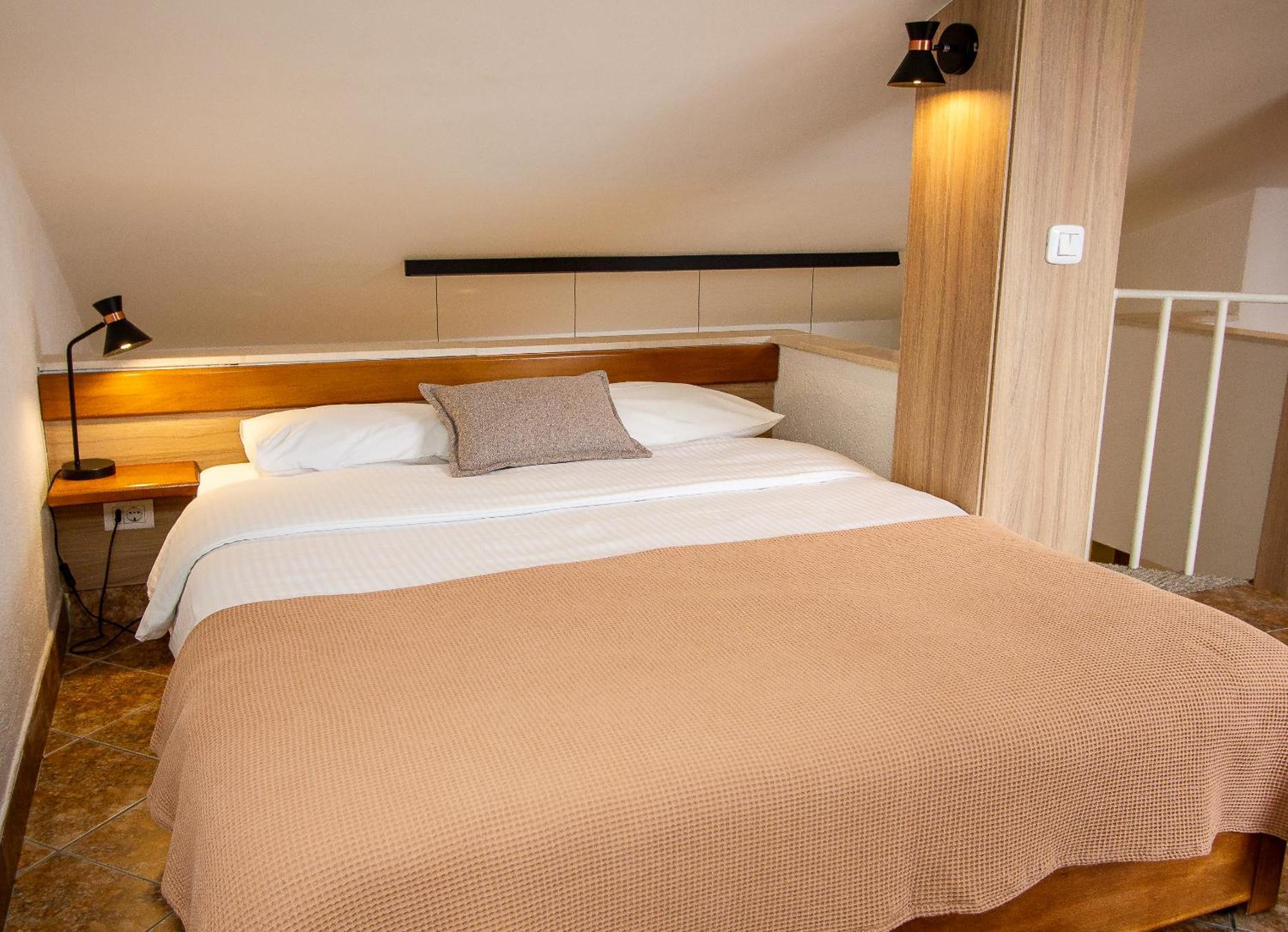 Guest House Jedro Petrovac Eksteriør billede