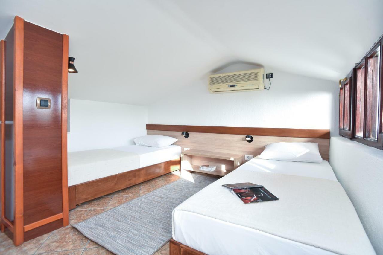 Guest House Jedro Petrovac Eksteriør billede