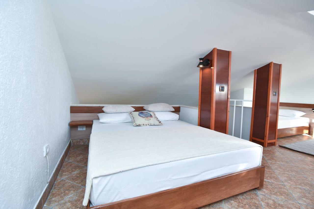 Guest House Jedro Petrovac Eksteriør billede